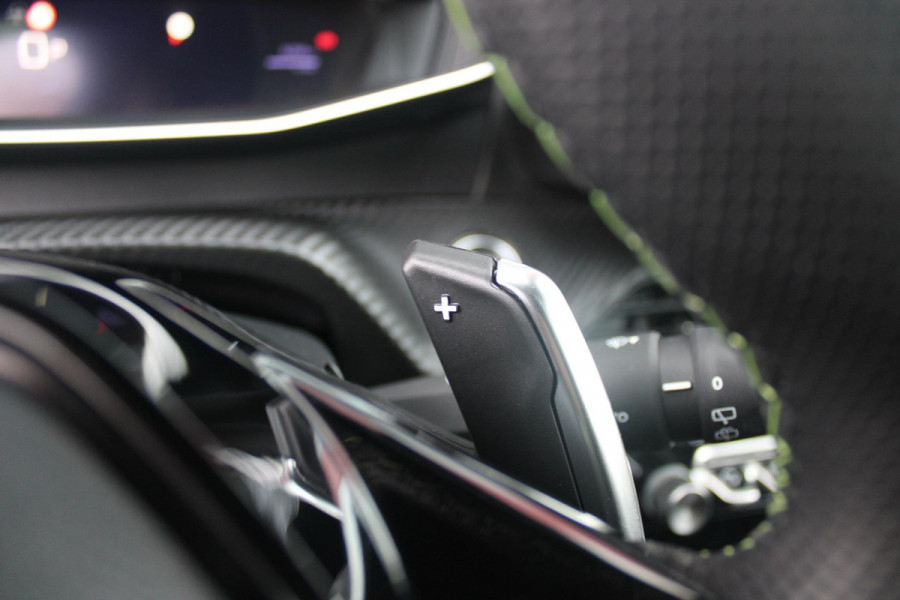 Peugeot 208 1.2 Hybrid 110PK AUTOMAAT GT | CAMERA VOOR + ACHTER | NAVIGATIE | DRAADLOZE APPLE CARPLAY/ANDROID AUTO | FULL LED KOPLAMPEN | LICHTMETALEN VELGEN 17" | DODEHOEK DETECTIE | DRAADLOZE TELEFOONLADER | KEYLESS ENTRY/START | DAB+ RADIO | ADAPTIVE CRUISE CONTROL | CLIMATE CONTROL | SFEERVERLICHTING |