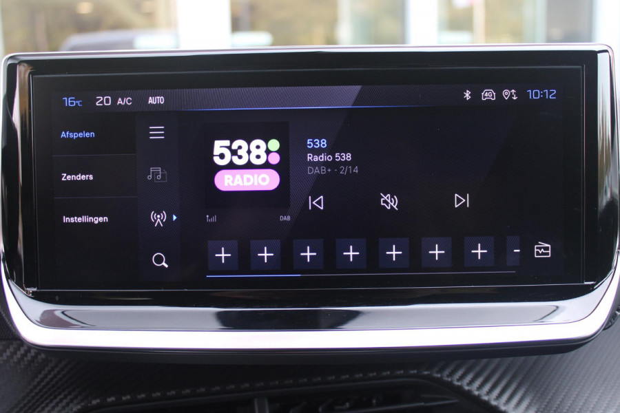 Peugeot 208 1.2 Hybrid 110PK AUTOMAAT GT | CAMERA VOOR + ACHTER | NAVIGATIE | DRAADLOZE APPLE CARPLAY/ANDROID AUTO | FULL LED KOPLAMPEN | LICHTMETALEN VELGEN 17" | DODEHOEK DETECTIE | DRAADLOZE TELEFOONLADER | KEYLESS ENTRY/START | DAB+ RADIO | ADAPTIVE CRUISE CONTROL | CLIMATE CONTROL | SFEERVERLICHTING |