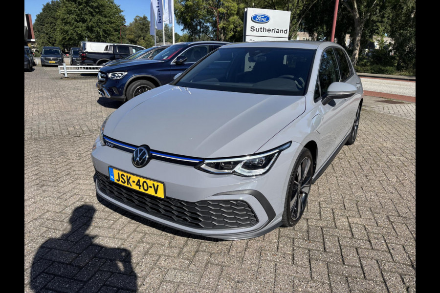 Volkswagen Golf 1.4 eHybrid GTE PHEV 244pk Adaptieve Cruise | Achteruitrijcamera | Apple Carplay/Android Auto | Stoelverwarming | Rode remklauwen