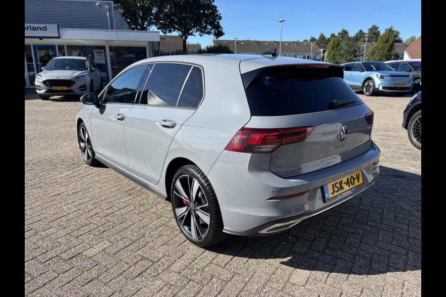 Volkswagen Golf 1.4 eHybrid GTE PHEV 244pk Adaptieve Cruise | Achteruitrijcamera | Apple Carplay/Android Auto | Stoelverwarming | Rode remklauwen