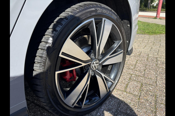 Volkswagen Golf 1.4 eHybrid GTE PHEV 244pk Adaptieve Cruise | Achteruitrijcamera | Apple Carplay/Android Auto | Stoelverwarming | Rode remklauwen