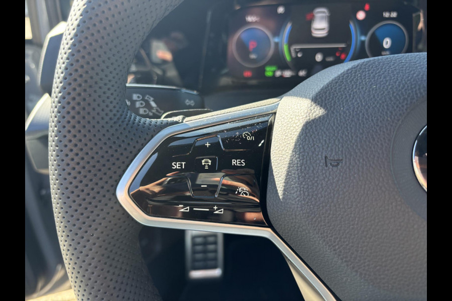 Volkswagen Golf 1.4 eHybrid GTE PHEV 244pk Adaptieve Cruise | Achteruitrijcamera | Apple Carplay/Android Auto | Stoelverwarming | Rode remklauwen