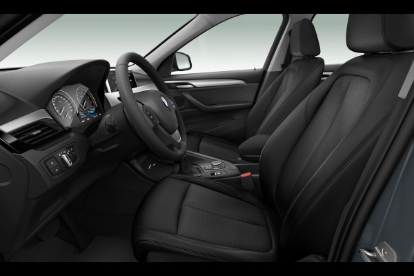 BMW X1 xDrive25e Essential - Stoelverwarming - LED - PDC - Cruise Control