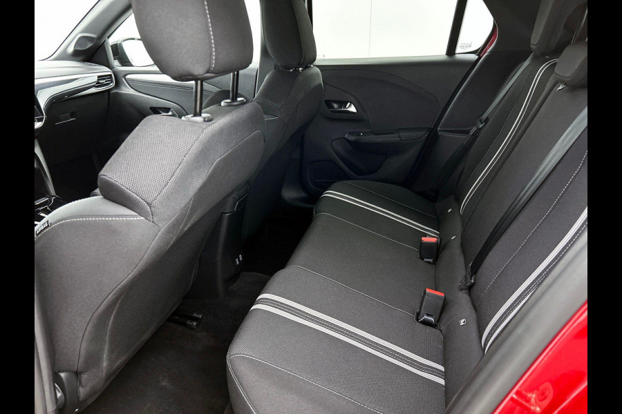 Opel Corsa 1.2 Turbo 136pk Hybrid GS Automaat Navigatie Apple Carplay/Android Auto Camera Parkeersensoren Cruise Control Dodehoek assistent Stoel- en stuurverwarming Full-LED-Matrix-koplamp Airco Lichtmetalen velgen