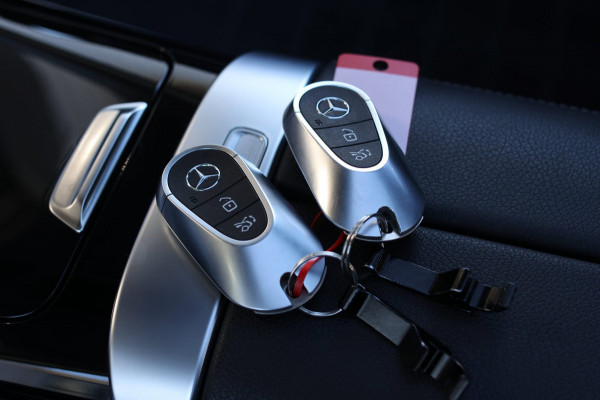 Mercedes-Benz GLC 300e 4MATIC AMG Line *Pano*Burmester*360 Camera*Trekhaak*