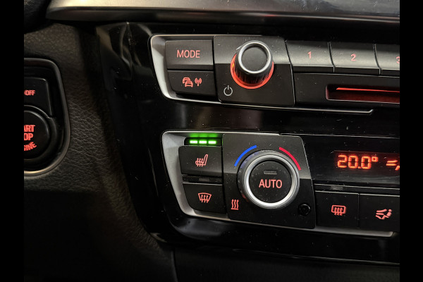 BMW 3 Serie Touring 318i High Executive Automaat | Leder | Stoelverwarming | Full LED | Navi | PDC V+A