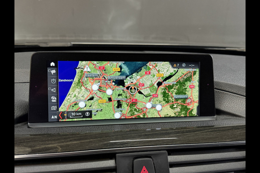 BMW 3 Serie Touring 318i High Executive Automaat | Leder | Stoelverwarming | Full LED | Navi | PDC V+A