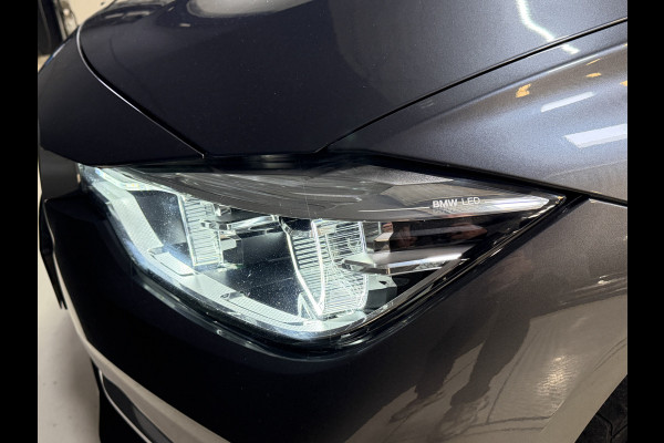 BMW 3 Serie Touring 318i High Executive Automaat | Leder | Stoelverwarming | Full LED | Navi | PDC V+A