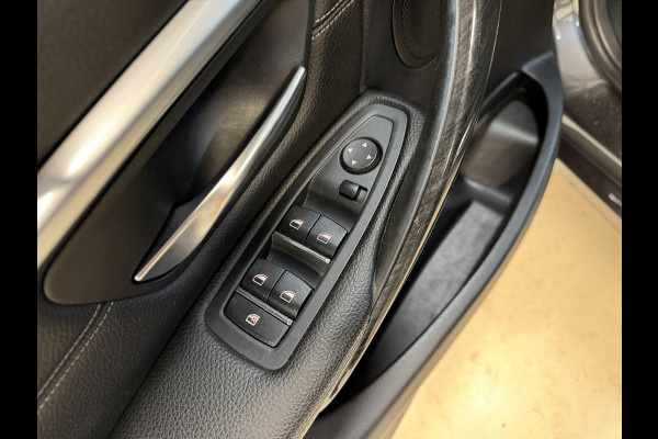 BMW 3 Serie Touring 318i High Executive Automaat | Leder | Stoelverwarming | Full LED | Navi | PDC V+A