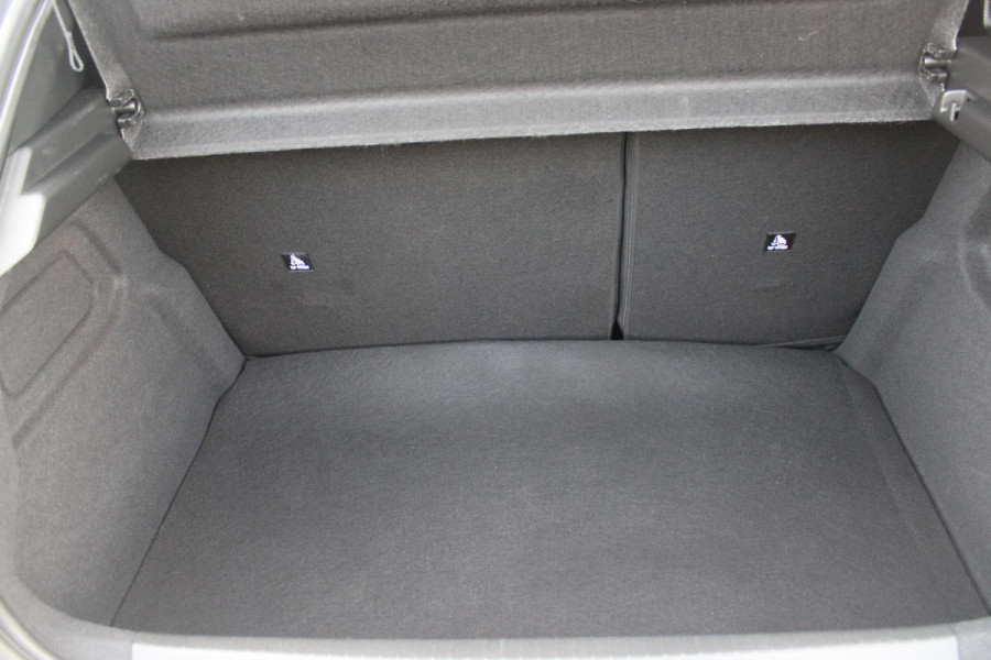 Peugeot 208 1.2 Hybrid 145PK AUTOMAAT GT PACK | ELEKTRISCH BEDIENBARE BESTUURDERSSTOEL MET MASSAGE FUNCTIE | ALCANTARA BEKLEDING | STOEL VERWARMING | CRUISE CONTROL | DAB+ RADIO | APPLE CARPLAY/ANDROID AUTO | FULL LED KOPLAMPEN | KEYLESS ENTRY/START | 17" LICHTMETALEN VELGEN | CLIMATE CONTROL | PARKEERSENSOREN VOOR + ACHTER | ACHTERUITRIJ CAMERA | SFEERVERLICHTING |