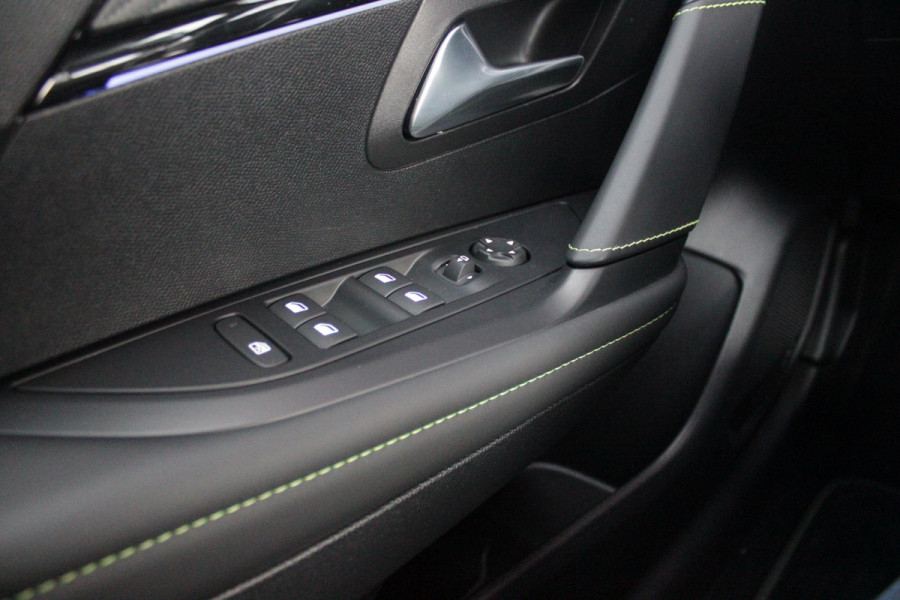Peugeot 208 1.2 Hybrid 145PK AUTOMAAT GT PACK | ELEKTRISCH BEDIENBARE BESTUURDERSSTOEL MET MASSAGE FUNCTIE | ALCANTARA BEKLEDING | STOEL VERWARMING | CRUISE CONTROL | DAB+ RADIO | APPLE CARPLAY/ANDROID AUTO | FULL LED KOPLAMPEN | KEYLESS ENTRY/START | 17" LICHTMETALEN VELGEN | CLIMATE CONTROL | PARKEERSENSOREN VOOR + ACHTER | ACHTERUITRIJ CAMERA | SFEERVERLICHTING |