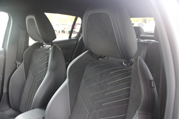 Peugeot 208 1.2 Hybrid 145PK AUTOMAAT GT PACK | ELEKTRISCH BEDIENBARE BESTUURDERSSTOEL MET MASSAGE FUNCTIE | ALCANTARA BEKLEDING | STOEL VERWARMING | CRUISE CONTROL | DAB+ RADIO | APPLE CARPLAY/ANDROID AUTO | FULL LED KOPLAMPEN | KEYLESS ENTRY/START | 17" LICHTMETALEN VELGEN | CLIMATE CONTROL | PARKEERSENSOREN VOOR + ACHTER | ACHTERUITRIJ CAMERA | SFEERVERLICHTING |