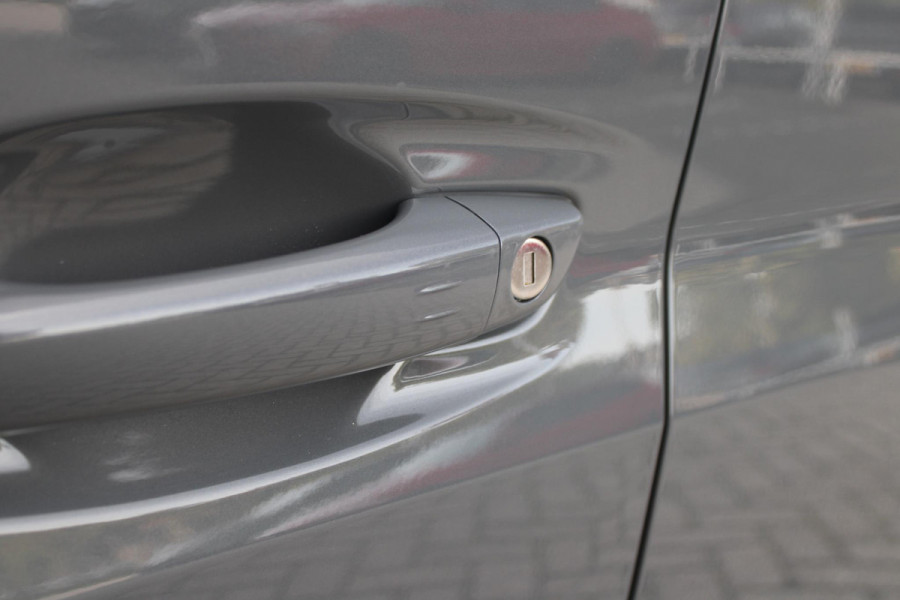 Peugeot 208 1.2 Hybrid 145PK AUTOMAAT GT PACK | ELEKTRISCH BEDIENBARE BESTUURDERSSTOEL MET MASSAGE FUNCTIE | ALCANTARA BEKLEDING | STOEL VERWARMING | CRUISE CONTROL | DAB+ RADIO | APPLE CARPLAY/ANDROID AUTO | FULL LED KOPLAMPEN | KEYLESS ENTRY/START | 17" LICHTMETALEN VELGEN | CLIMATE CONTROL | PARKEERSENSOREN VOOR + ACHTER | ACHTERUITRIJ CAMERA | SFEERVERLICHTING |