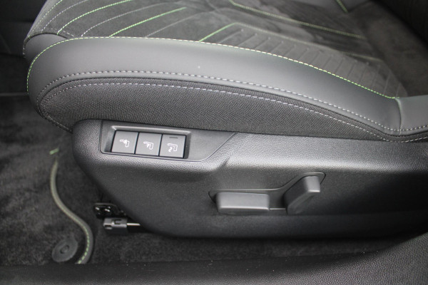Peugeot 208 1.2 Hybrid 145PK AUTOMAAT GT PACK | ELEKTRISCH BEDIENBARE BESTUURDERSSTOEL MET MASSAGE FUNCTIE | ALCANTARA BEKLEDING | STOEL VERWARMING | CRUISE CONTROL | DAB+ RADIO | APPLE CARPLAY/ANDROID AUTO | FULL LED KOPLAMPEN | KEYLESS ENTRY/START | 17" LICHTMETALEN VELGEN | CLIMATE CONTROL | PARKEERSENSOREN VOOR + ACHTER | ACHTERUITRIJ CAMERA | SFEERVERLICHTING |