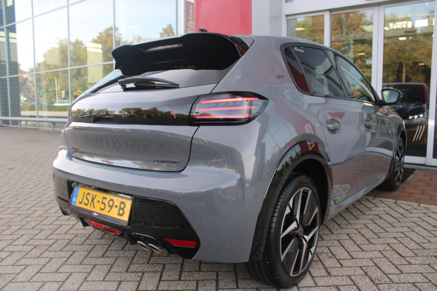 Peugeot 208 1.2 Hybrid 145PK AUTOMAAT GT PACK | ELEKTRISCH BEDIENBARE BESTUURDERSSTOEL MET MASSAGE FUNCTIE | ALCANTARA BEKLEDING | STOEL VERWARMING | CRUISE CONTROL | DAB+ RADIO | APPLE CARPLAY/ANDROID AUTO | FULL LED KOPLAMPEN | KEYLESS ENTRY/START | 17" LICHTMETALEN VELGEN | CLIMATE CONTROL | PARKEERSENSOREN VOOR + ACHTER | ACHTERUITRIJ CAMERA | SFEERVERLICHTING |