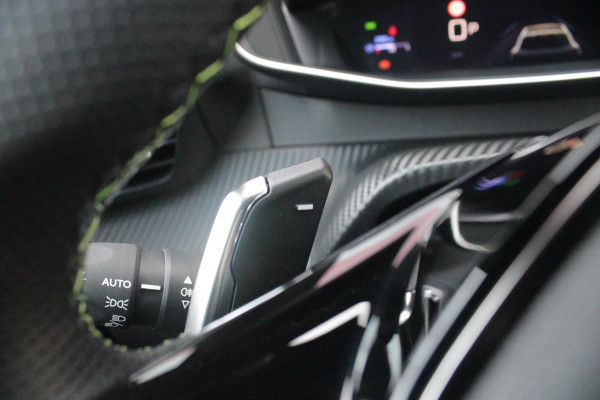 Peugeot 208 1.2 Hybrid 145PK AUTOMAAT GT PACK | ELEKTRISCH BEDIENBARE BESTUURDERSSTOEL MET MASSAGE FUNCTIE | ALCANTARA BEKLEDING | STOEL VERWARMING | CRUISE CONTROL | DAB+ RADIO | APPLE CARPLAY/ANDROID AUTO | FULL LED KOPLAMPEN | KEYLESS ENTRY/START | 17" LICHTMETALEN VELGEN | CLIMATE CONTROL | PARKEERSENSOREN VOOR + ACHTER | ACHTERUITRIJ CAMERA | SFEERVERLICHTING |
