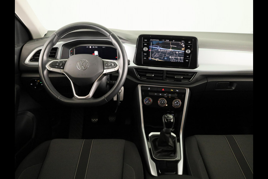 Volkswagen T-Roc 1.0 TSI Life 110 pk | Navigatie | Camera | Digitaal dashboard | Parkeercamera |