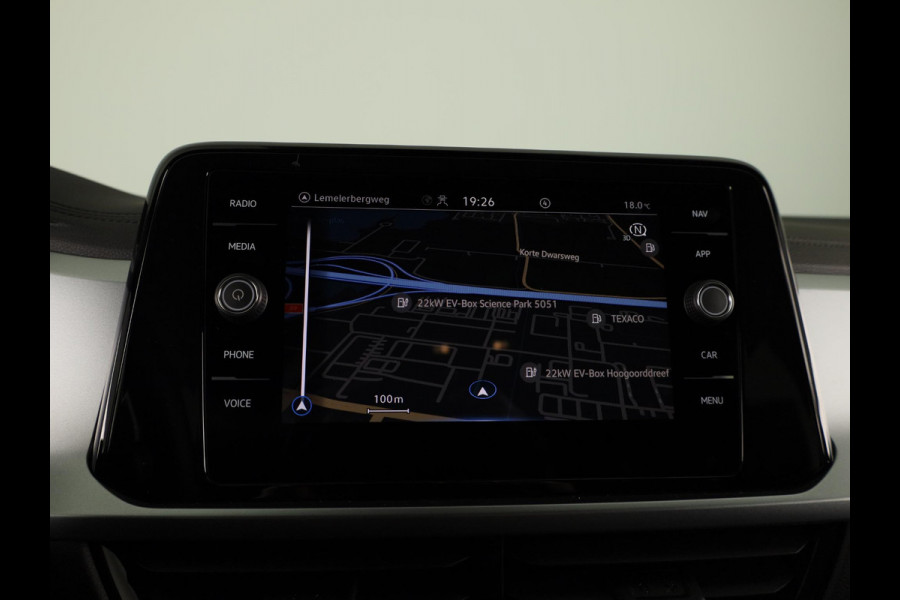 Volkswagen T-Roc 1.0 TSI Life 110 pk | Navigatie | Camera | Digitaal dashboard | Parkeercamera |