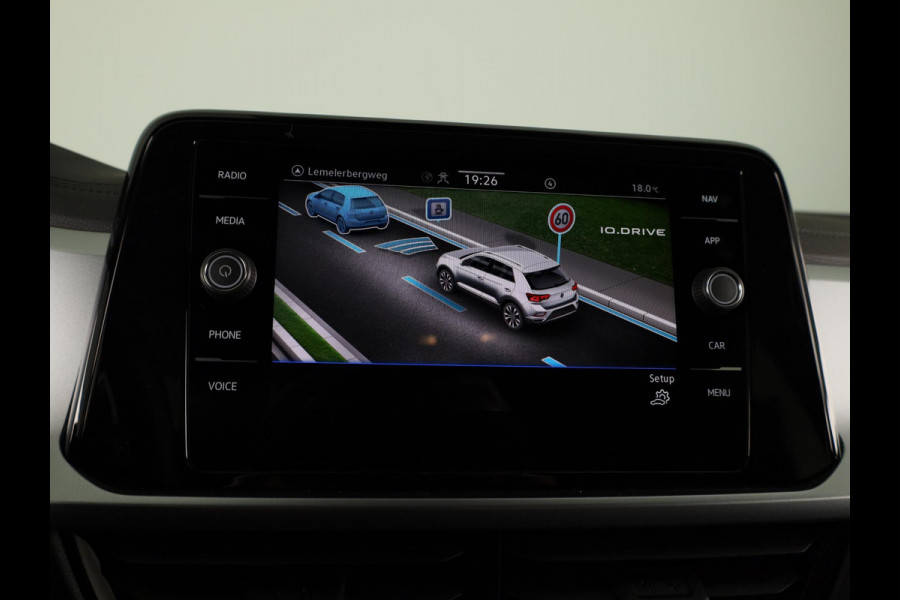 Volkswagen T-Roc 1.0 TSI Life 110 pk | Navigatie | Camera | Digitaal dashboard | Parkeercamera |