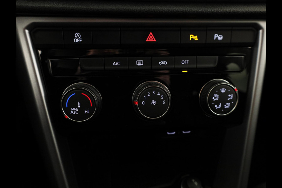 Volkswagen T-Roc 1.0 TSI Life 110 pk | Navigatie | Camera | Digitaal dashboard | Parkeercamera |