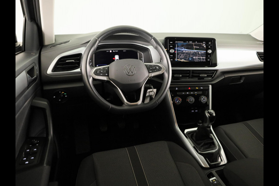 Volkswagen T-Roc 1.0 TSI Life 110 pk | Navigatie | Camera | Digitaal dashboard | Parkeercamera |