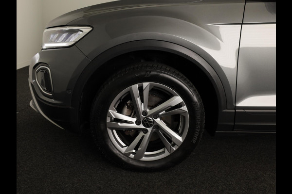 Volkswagen T-Roc 1.0 TSI Life 110 pk | Navigatie | Camera | Digitaal dashboard | Parkeercamera |