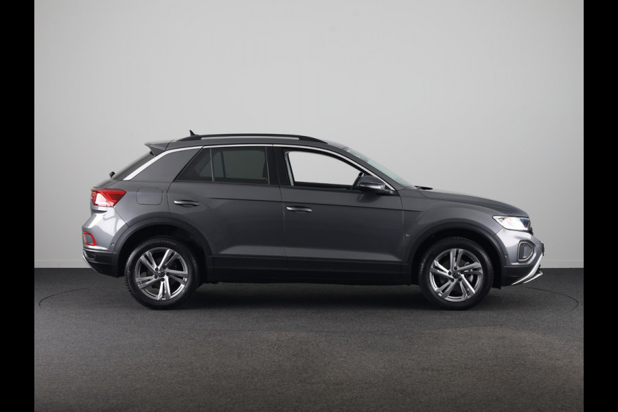 Volkswagen T-Roc 1.0 TSI Life 110 pk | Navigatie | Camera | Digitaal dashboard | Parkeercamera |