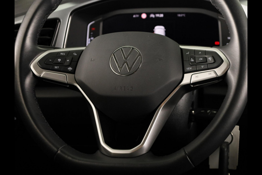 Volkswagen T-Roc 1.0 TSI Life 110 pk | Navigatie | Camera | Digitaal dashboard | Parkeercamera |