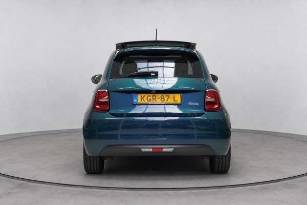 Fiat 500E La Prima 42 kWh | SoH 90,6% | Schuif/kanteldak | Carplay | Adaptive cruise | Parkeersensoren | Pack winter | Lm velgen