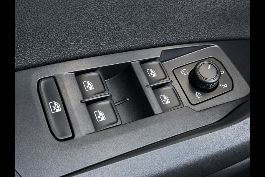 Volkswagen Polo 1.0 TSI R-Line Business_Navi_Carplay_Led_Virtual cocpit