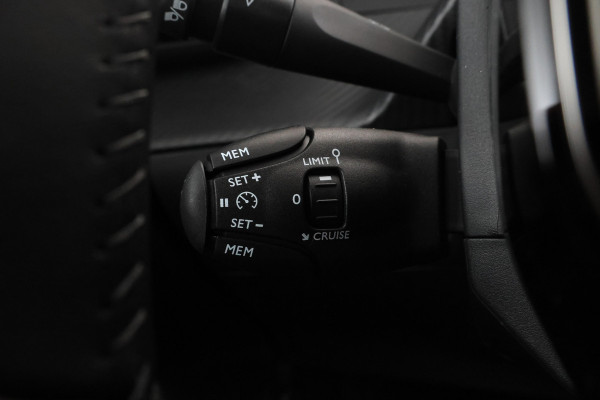 Peugeot 208 1.2 Hybrid 110 e-DCS6 Allure Automaat, Fabrieksnieuw!