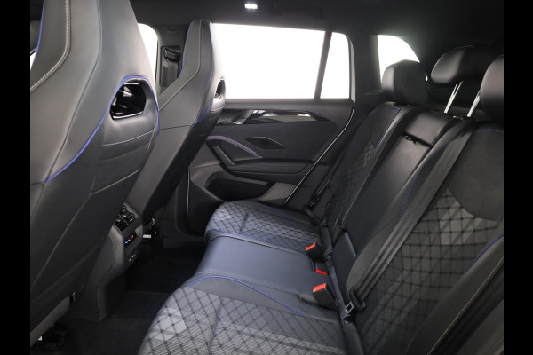 Volkswagen Tiguan 1.5 eHybrid R-Line Edition 204 pk Automaat (DSG) | Verlengde garantie | Navigatie | Panoramadak | Trekhaak (wegklapbaar) | Parkeersensoren (Park assist) | Rondomzicht camera | Stoelverwarming | R-Line |