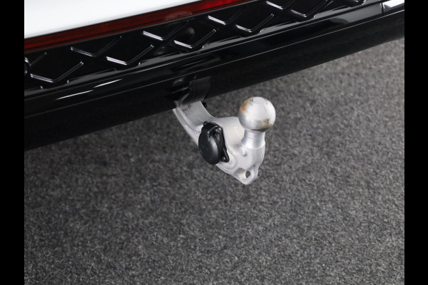 Volkswagen Tiguan 1.5 eHybrid R-Line Edition 204 pk Automaat (DSG) | Verlengde garantie | Navigatie | Panoramadak | Trekhaak (wegklapbaar) | Parkeersensoren (Park assist) | Rondomzicht camera | Stoelverwarming | R-Line |