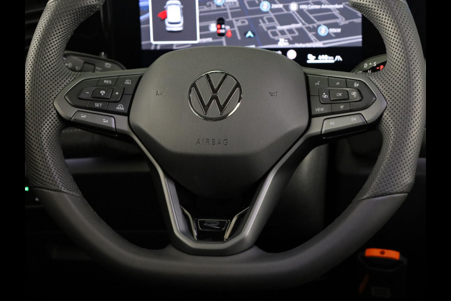 Volkswagen Tiguan 1.5 eHybrid R-Line Edition 204 pk Automaat (DSG) | Verlengde garantie | Navigatie | Panoramadak | Trekhaak (wegklapbaar) | Parkeersensoren (Park assist) | Rondomzicht camera | Stoelverwarming | R-Line |