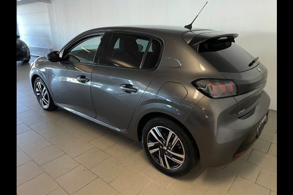 Peugeot 208 1.2 PureTech Allure 100PK AIRCO NAVI CRUISE APPLE CARPLAY VELGEN CAMERA PRIVACY GLAS NIEUWSTAAT