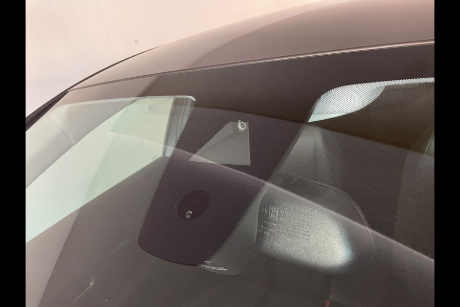 Peugeot 208 1.2 PureTech Allure 100PK AIRCO NAVI CRUISE APPLE CARPLAY VELGEN CAMERA PRIVACY GLAS NIEUWSTAAT
