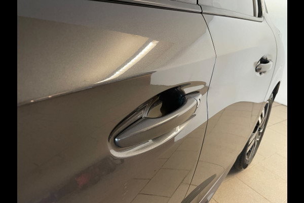 Peugeot 208 1.2 PureTech Allure 100PK AIRCO NAVI CRUISE APPLE CARPLAY VELGEN CAMERA PRIVACY GLAS NIEUWSTAAT