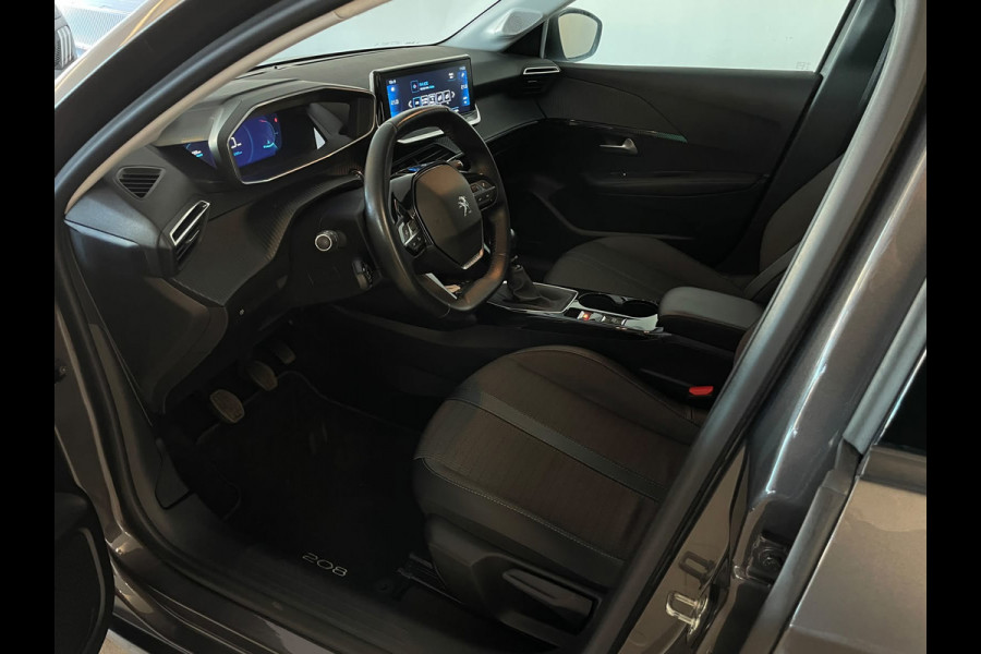 Peugeot 208 1.2 PureTech Allure 100PK AIRCO NAVI CRUISE APPLE CARPLAY VELGEN CAMERA PRIVACY GLAS NIEUWSTAAT