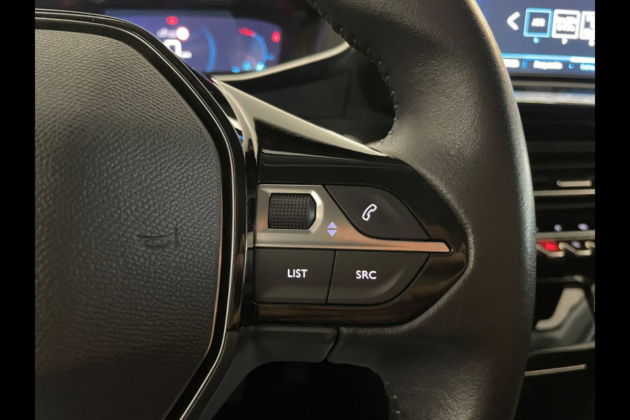 Peugeot 208 1.2 PureTech Allure 100PK AIRCO NAVI CRUISE APPLE CARPLAY VELGEN CAMERA PRIVACY GLAS NIEUWSTAAT