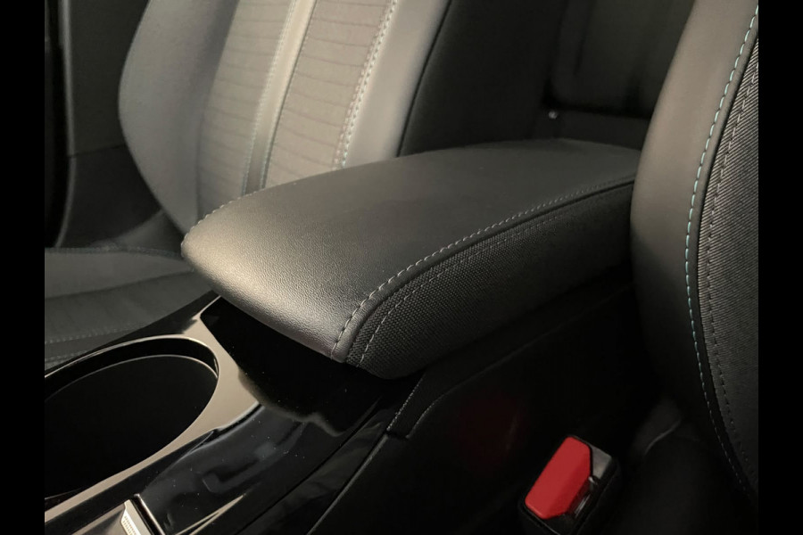 Peugeot 208 1.2 PureTech Allure 100PK AIRCO NAVI CRUISE APPLE CARPLAY VELGEN CAMERA PRIVACY GLAS NIEUWSTAAT