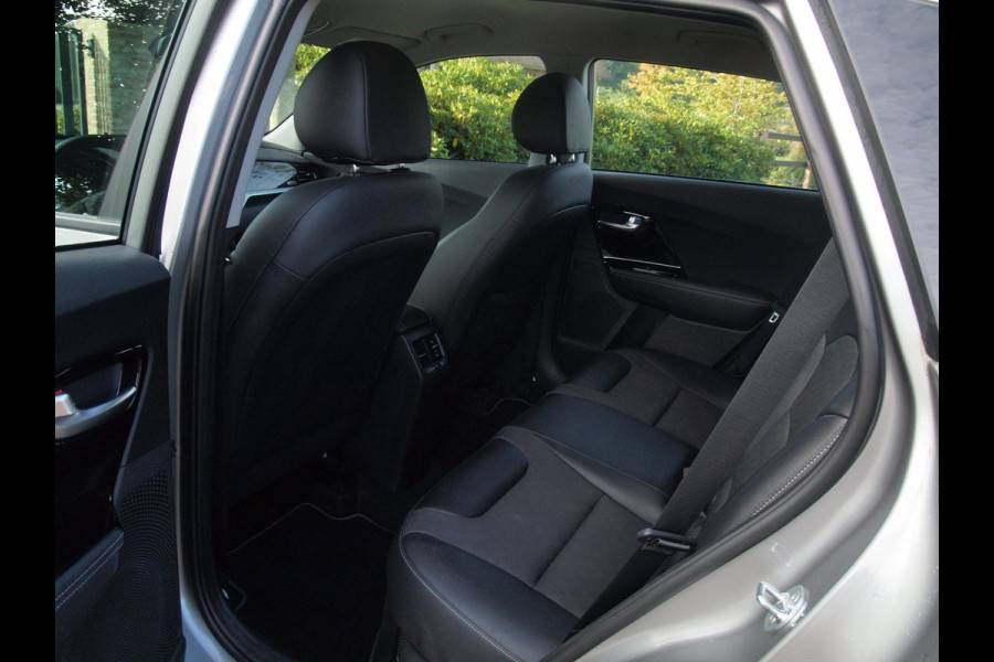 Kia Niro 1.6 GDi Hybrid DynamicLine | Camera | Trekhaak | Apple Carplay | Navi | ACC | NL-Auto |