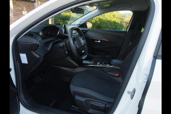 Peugeot e-208 EV Pack 50 kWh | Apple Carplay | Parkeersensoren | Navi | Cruise Control | NL-Auto |
