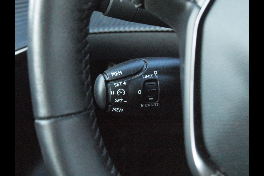 Peugeot e-208 EV Pack 50 kWh | Apple Carplay | Parkeersensoren | Navi | Cruise Control | NL-Auto |