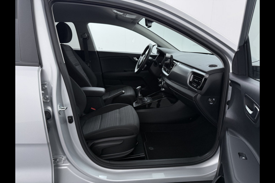 Kia Stonic 1.0 T-GDi MHEV DynamicPlusLine - Camera - Stoel/stuurverarming - AppleCarplay - Android Auto - Fabrieksgarantie tot 09-2032