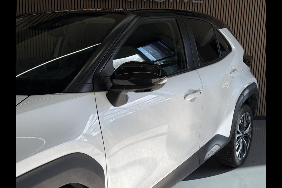Toyota Yaris Cross 1.5 Hybrid Executive | Navi | ACC | Dodehoek | Stoel & Stuurverwarming | 18" | Carplay 100% Toyota Dealer onderhouden!