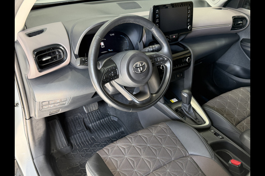Toyota Yaris Cross 1.5 Hybrid Executive | Navi | ACC | Dodehoek | Stoel & Stuurverwarming | 18" | Carplay 100% Toyota Dealer onderhouden!