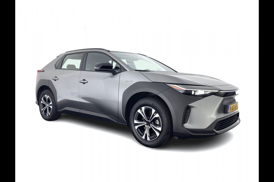 Toyota Bz4x Business 71 kWh (3-Fase-11kW) {SoH-88%} (INCL.BTW) *FULL-LED | ADAPTIVE-CRUISE | CAMERA | NAVI-FULLMAP | KEYLESS | ECC | PDC | 18''ALU | TOWBAR*