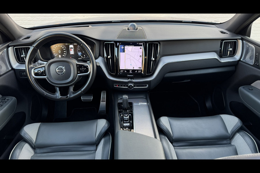 Volvo XC60 2.0 B4 Business R -Line Pro Panodak Volleder Adaptive Cruise Carplay Trekhaak Camera All-Seasonbanden Memory Stoelen