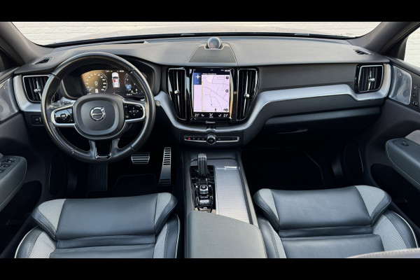 Volvo XC60 2.0 B4 Business R -Line Pro Panodak Volleder Adaptive Cruise Carplay Trekhaak Camera All-Seasonbanden Memory Stoelen