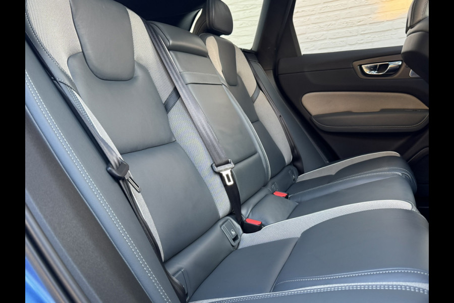 Volvo XC60 2.0 B4 Business R -Line Pro Panodak Volleder Adaptive Cruise Carplay Trekhaak Camera All-Seasonbanden Memory Stoelen